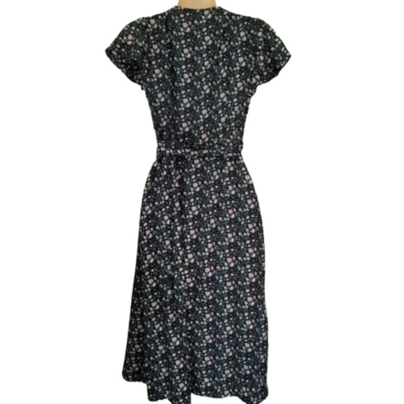 LOFT Black Floral Wrap Flutter Sleeve Dress with pockets Size Women's 0 Petite - Picture 4 of 13